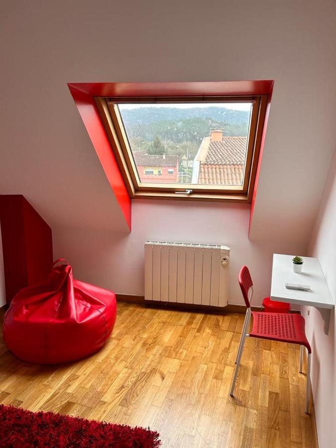 Acogedor Apartamento Atico En El Centro De O Porriño Екстериор снимка